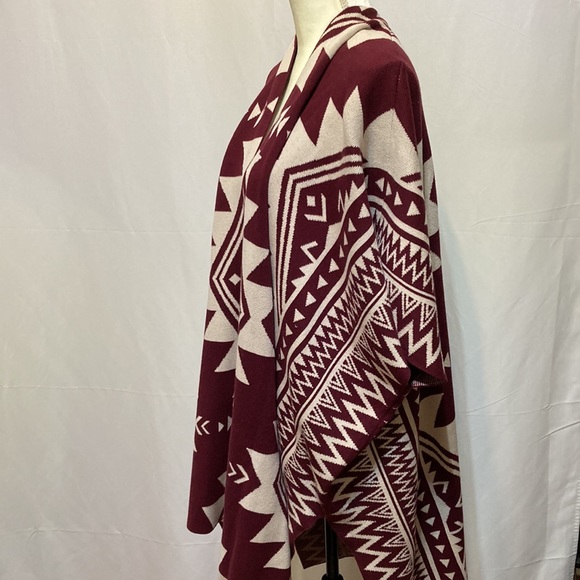 INDIGO THREAD CO NWOT HEAVYWEIGHT OPEN PONCHO - Picture 4 of 11